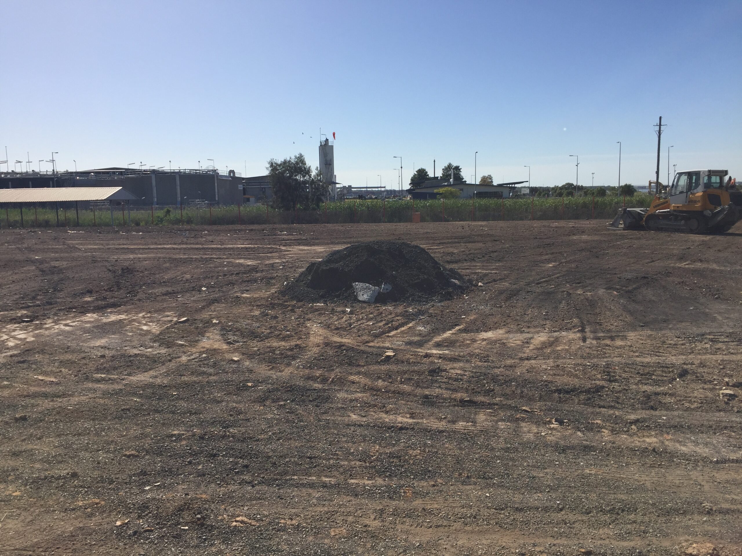 Drott Hire Brisbane Gold Coast - Earthmoving, preparation for building site cranes.